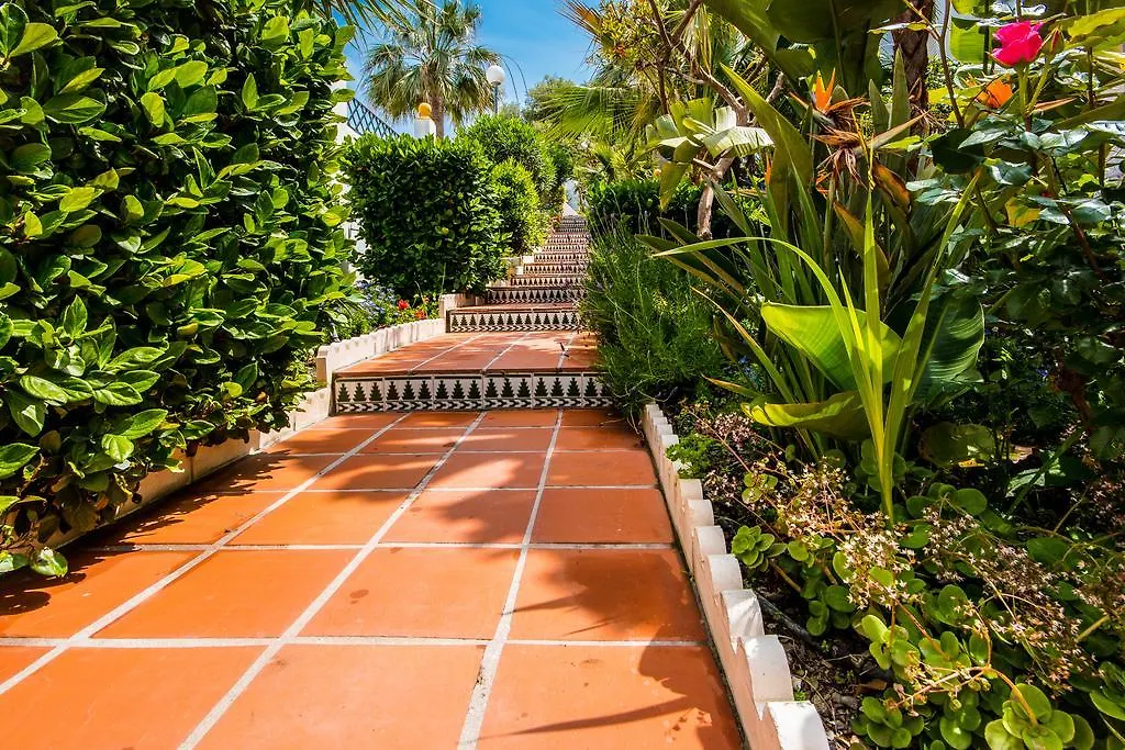 Apartamentos Las Rosas de Capistrano Nerja 0*,
