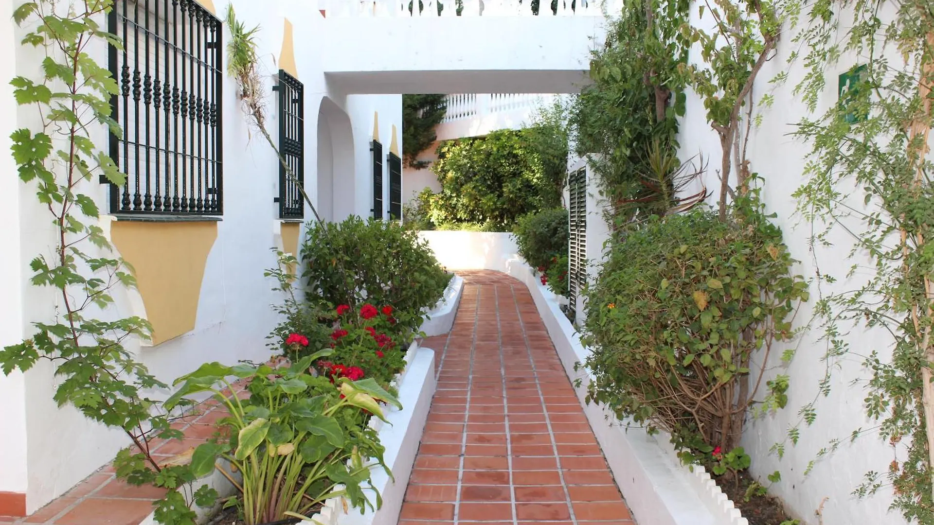 Apartamentos Las Rosas De Capistrano Nerja